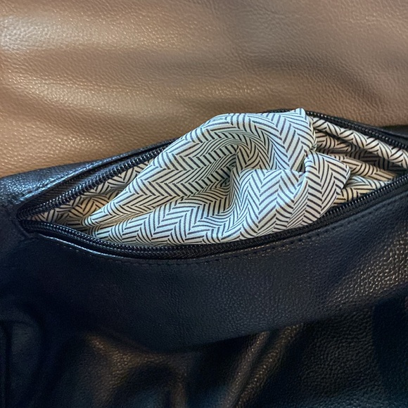 Steve Madden Big Shoulder Hand Held Hobo Purse For Travel Or Everyday - Picture 6 of 14